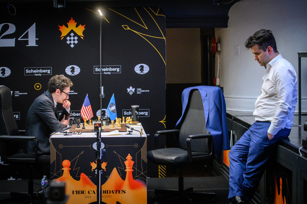 Фабиано Каруана и Ян Непомнящий, два сильнейших шахматиста в мире в 21 веке